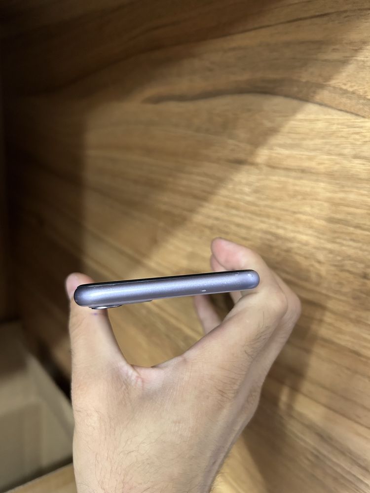 Iphone 11 naxtga va nasiyaga beriladi