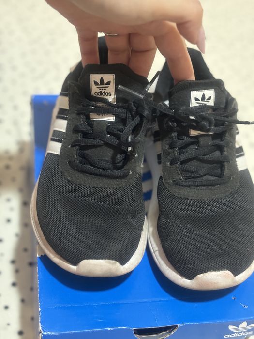 Adidasi adidas marimea 30