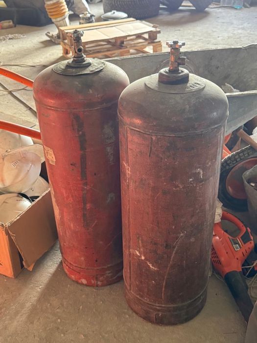 Срочно продам газ баллон 3 штуки