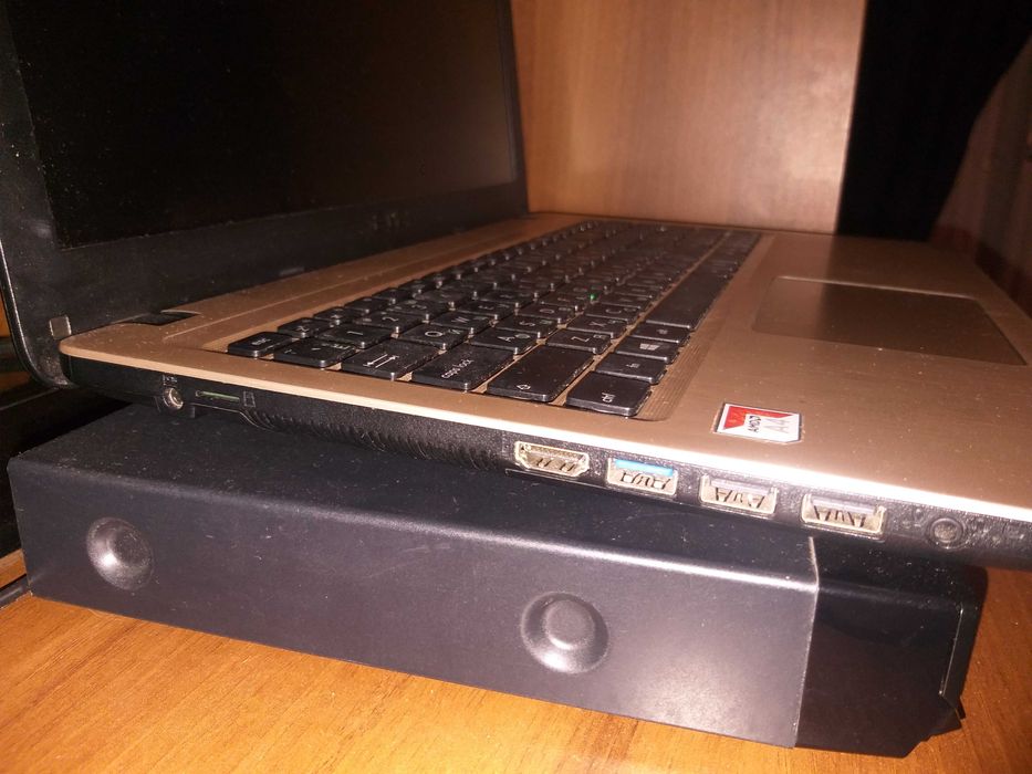 Ноутбук Asus AMD Radeon