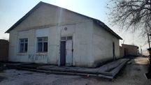 Zarbdor tumanida savdo do`koni bo`lib to`lash sharti bilan sotiladi