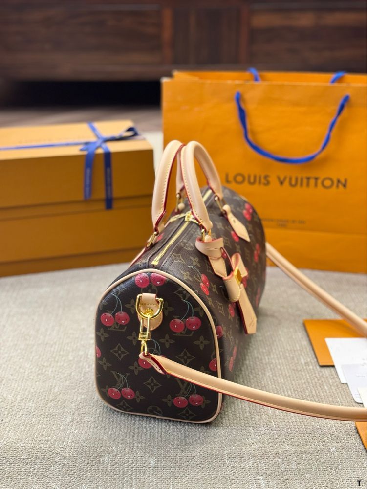 Geanta Louis Vuitton cherry