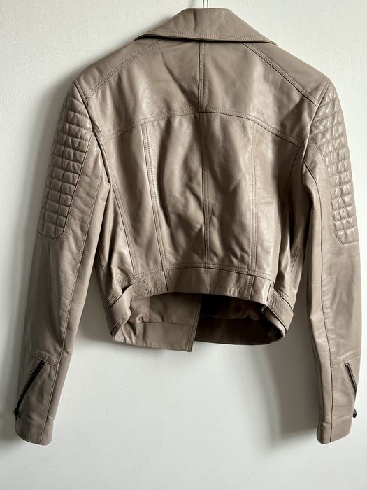 Vand geaca de piele bej si negru, masura S