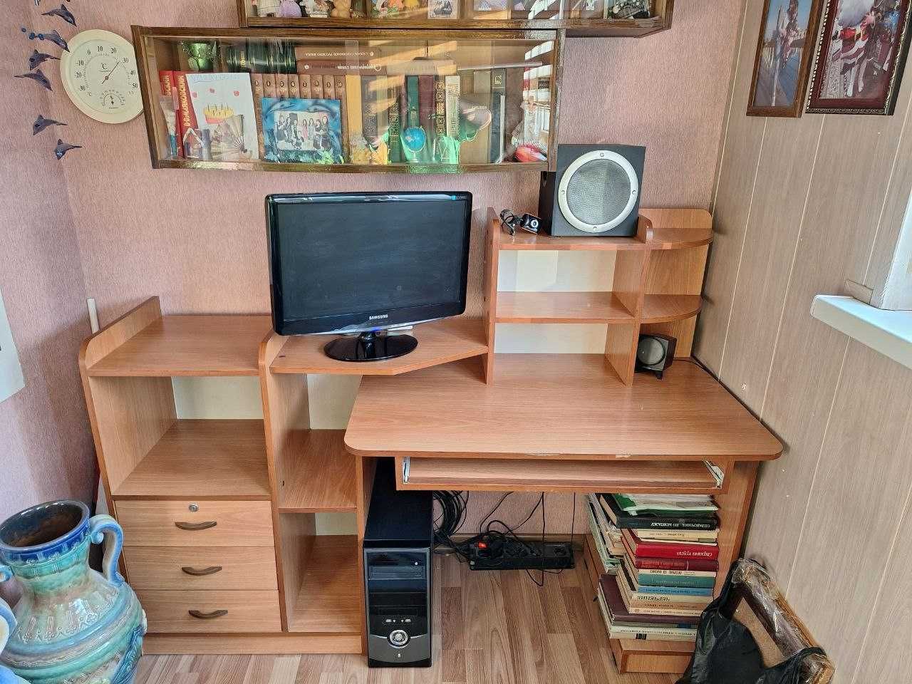 компьютерный стол