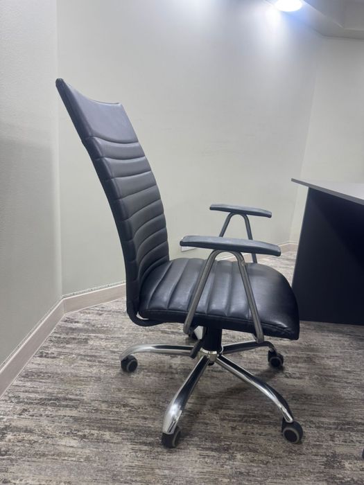 Кресла офисные, удобные есть 2 варианты по 10000 тг, торг есть