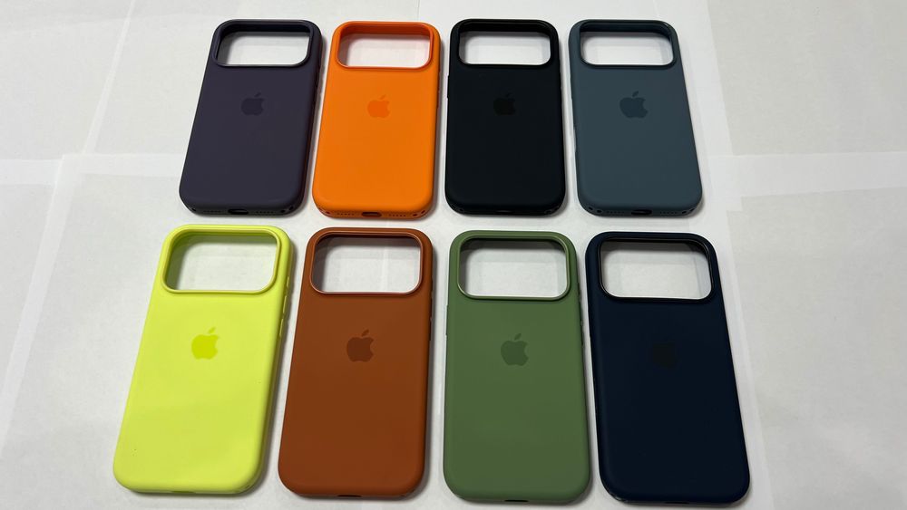 iPhone 17 Pro & 17 Pro Max Silicone Case MagSafe, Camera Control