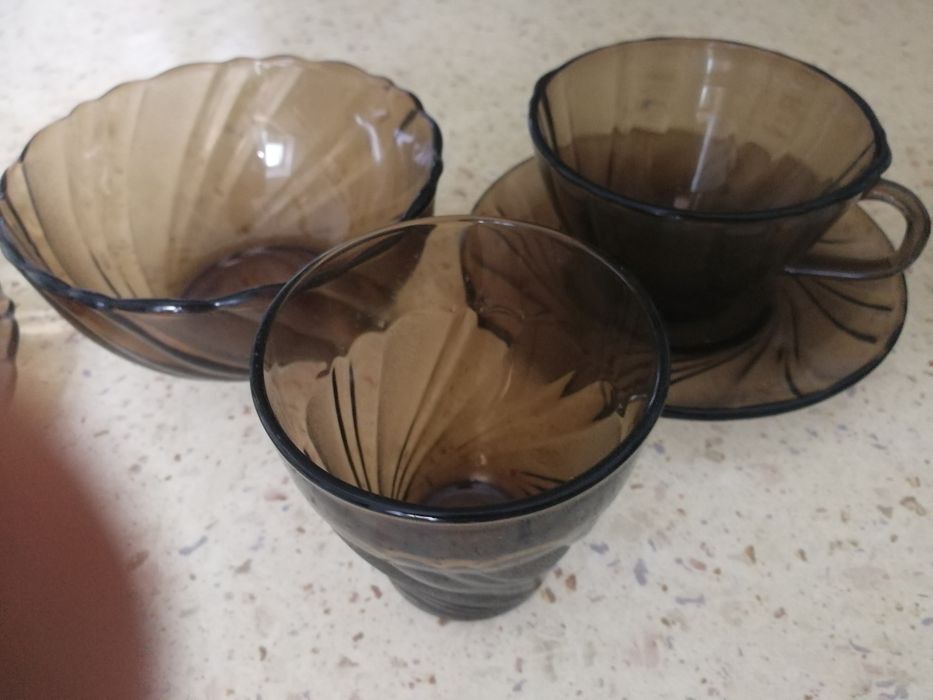 Seturi de oale/cratițe inox . Set ,,Luminarc" de pahare, cești, boluri