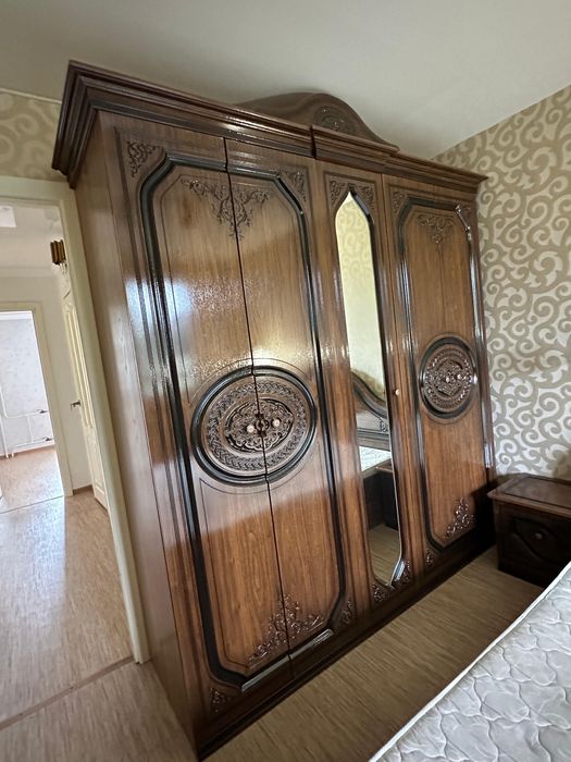 Спальный гарнитур шкаф кровать комод зеркало