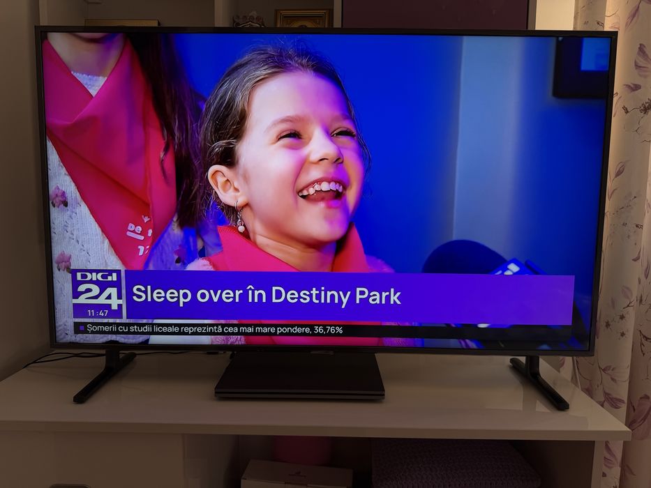 CA NOU - Televizor LED Smart SAMSUNG 49RU8002 Ultra HD 4K HDR 123 cm