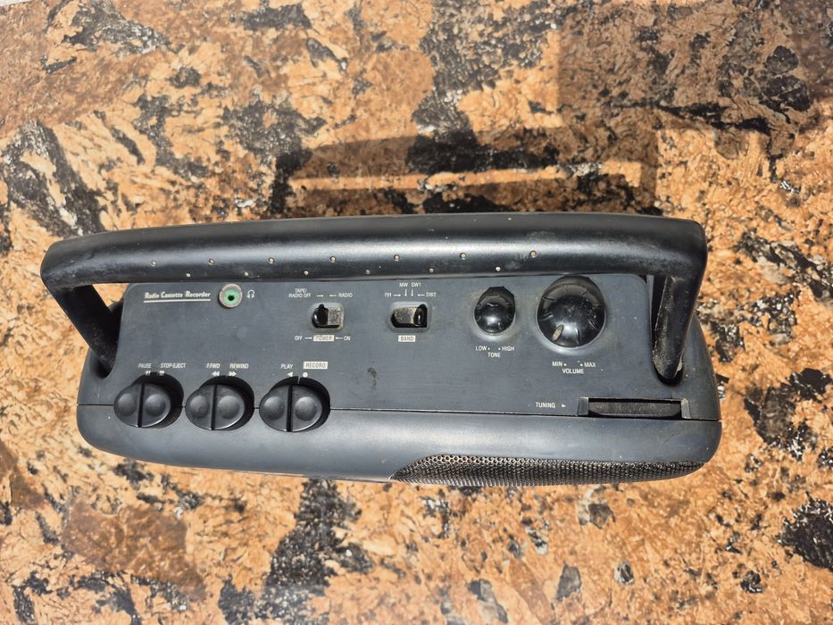 Vând Radio casetofon marca Philips model  AQ 4150