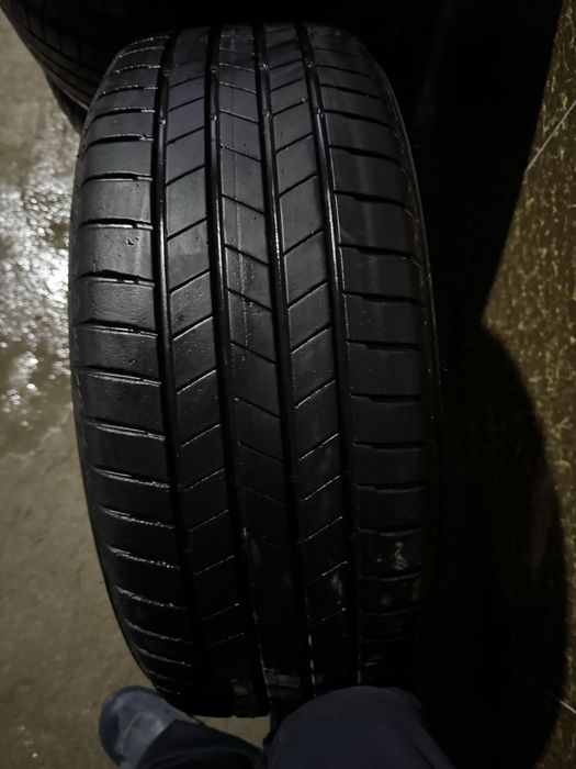 Авто шины Brigston 215/55/17,б/у комплект