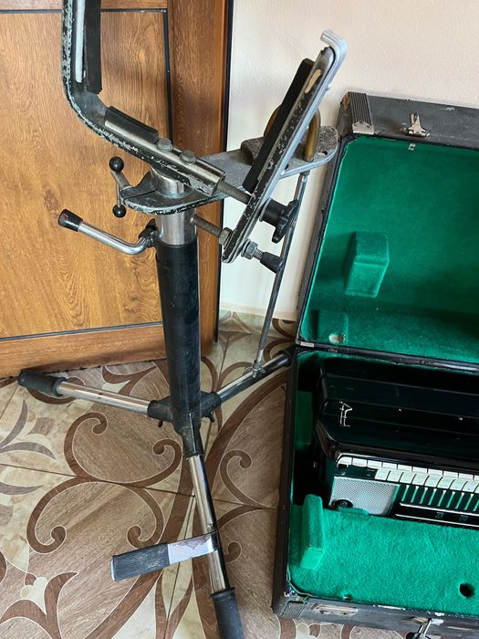 Електрически Акордеон Хонер / Hohner 120 баса