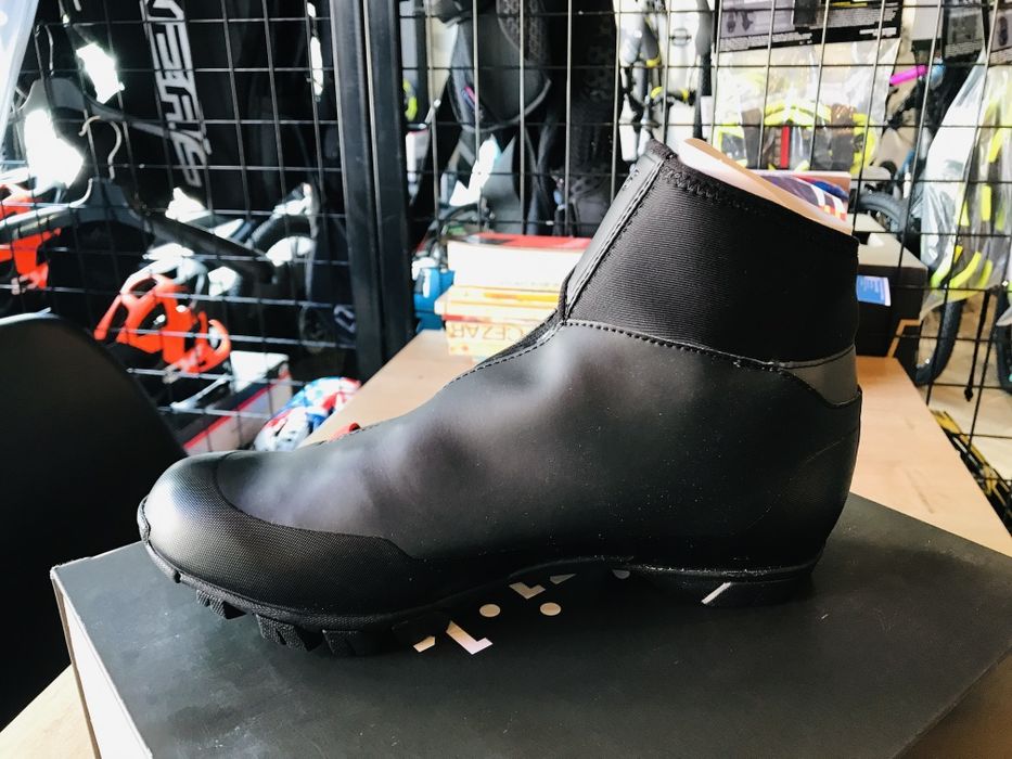 Papuci ciclism Fizik X5 Artica