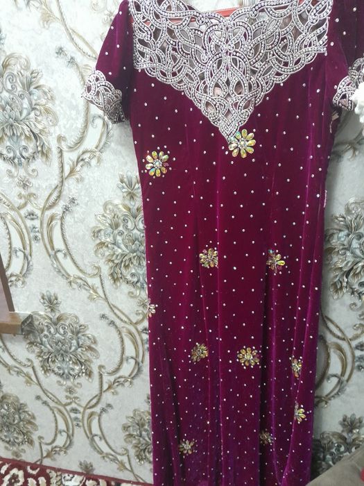 Продаю свадебное восточные платье вхорошем состояние  адрес Аерапорт