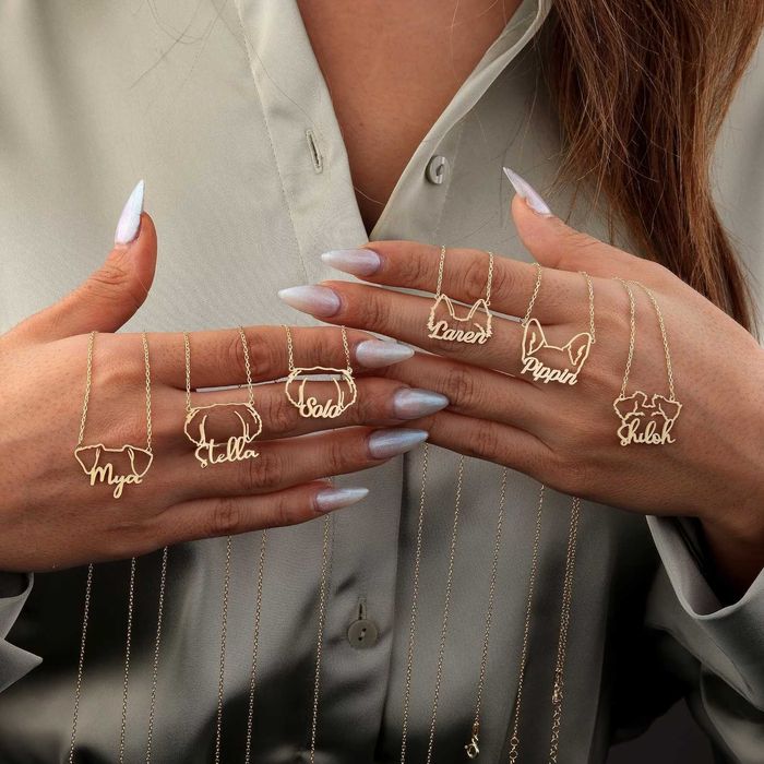 Сребърно колие с висулка във формата на кучешки уши