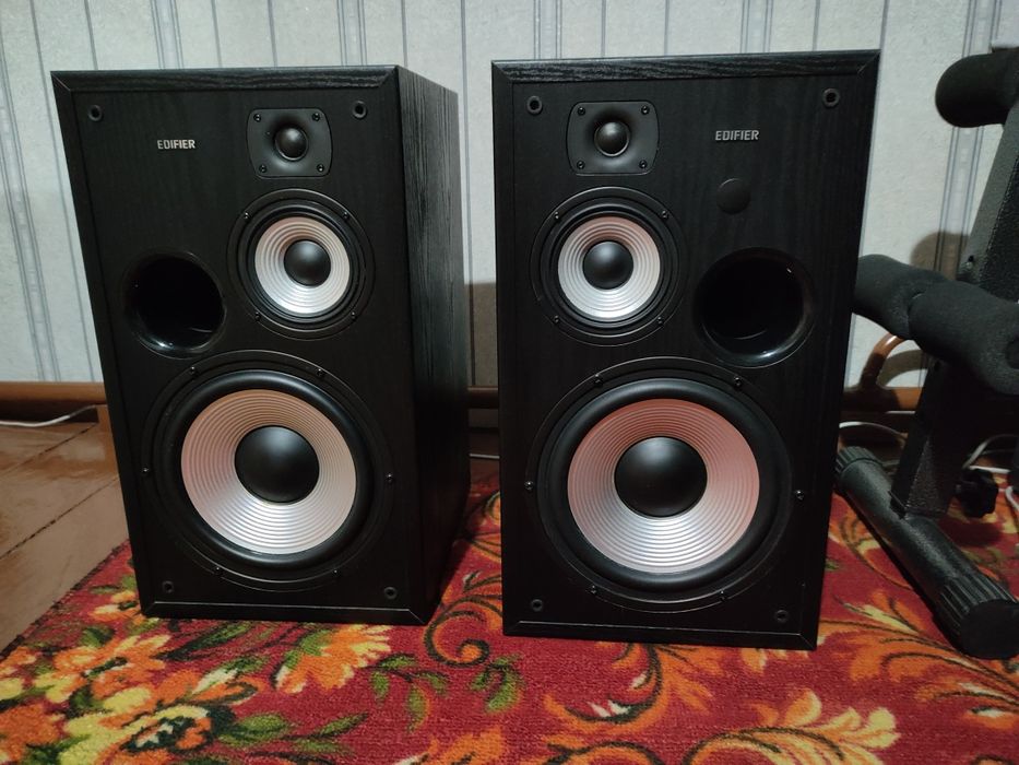 Edifier R2800 акустическая система