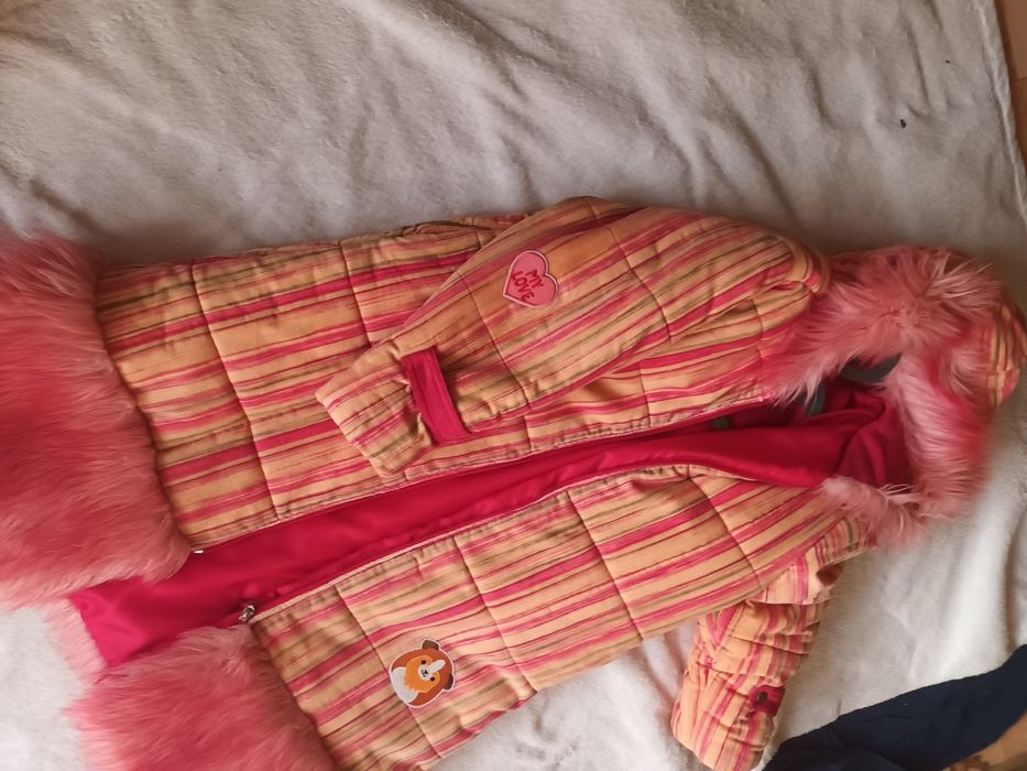 Продам пальто на девочку