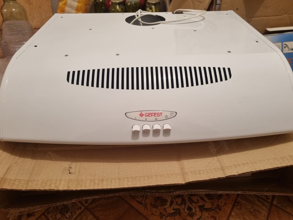 Продаётся вытяжка в абсолютно новом состоянии