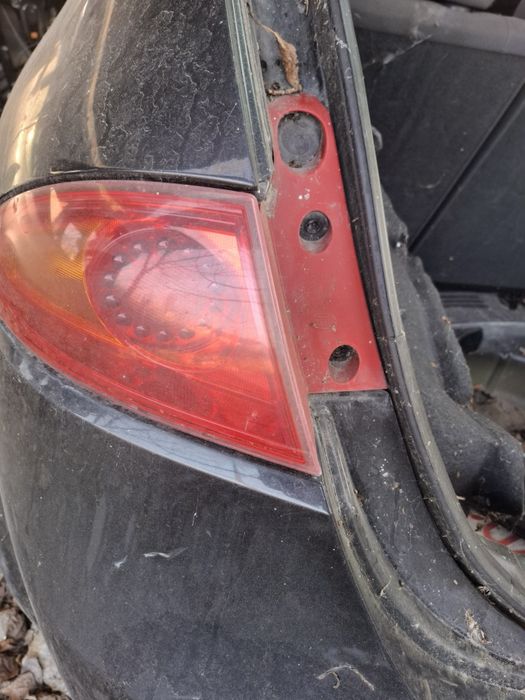 Usa capota piese Seat Leon