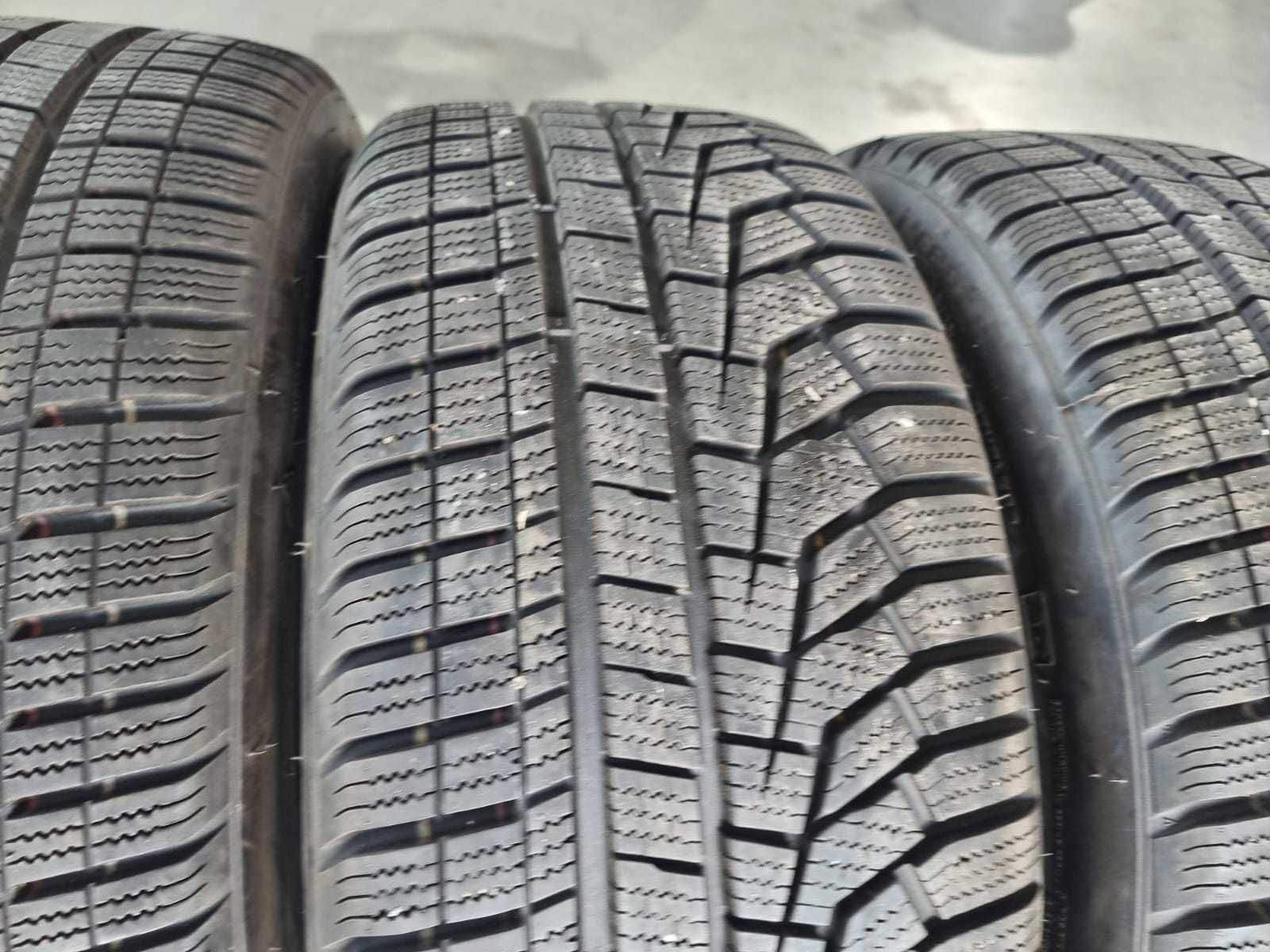 4 Anvelope IARNA 215.45.17 'Hankook' ; stare foarte buna