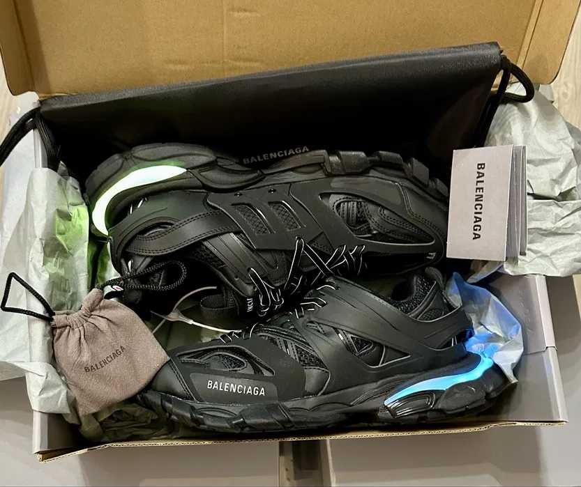 Belenciaga Track LED