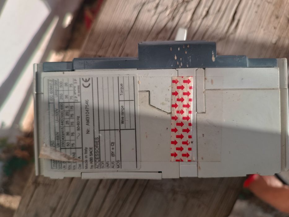 Автомат на 250 ампер американский