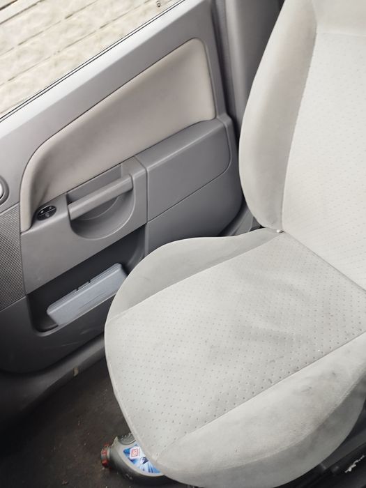 Vând Ford fiesta 2005