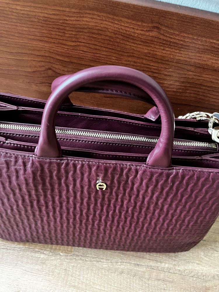 Aigner Olivia M луксозна дамска чанта