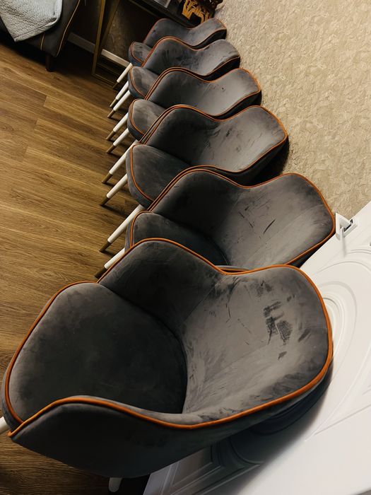 Продам комплект стульев-полукресел