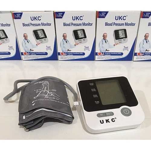 Апарат за измерване на кръвно налягане с голям LCD дисплей UKC