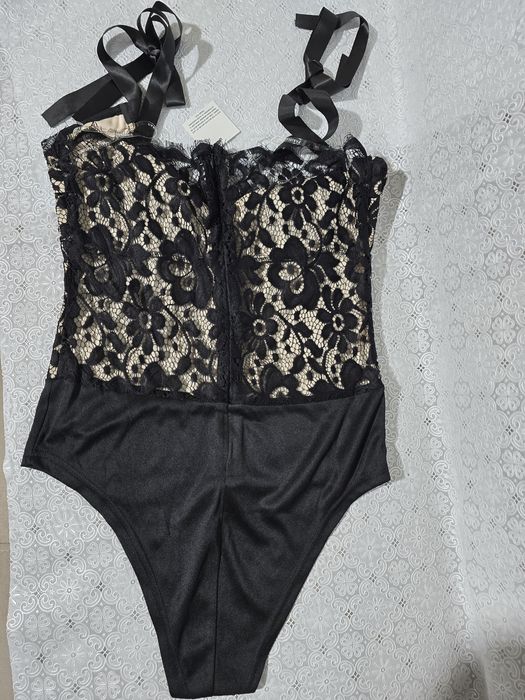 Body dama elegant cu dantela nou cu eticheta