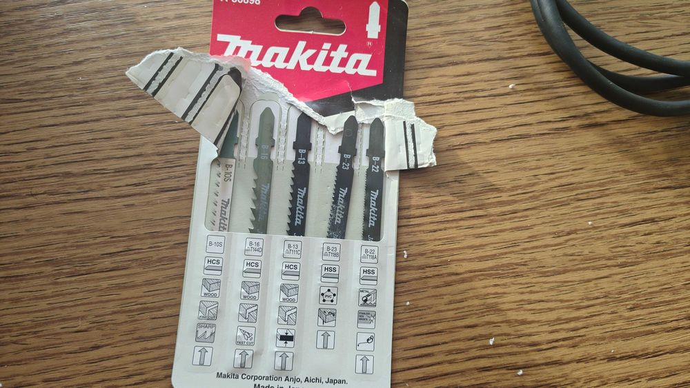 Fierastrau pendular Makita 4329