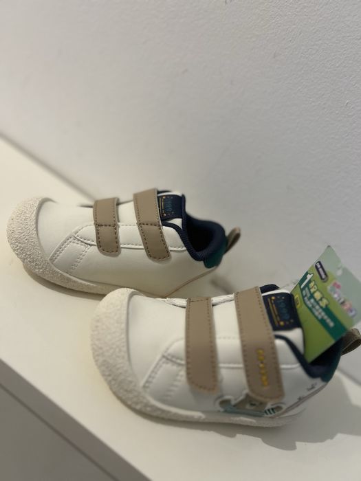 Ghete, piele, noi, 22