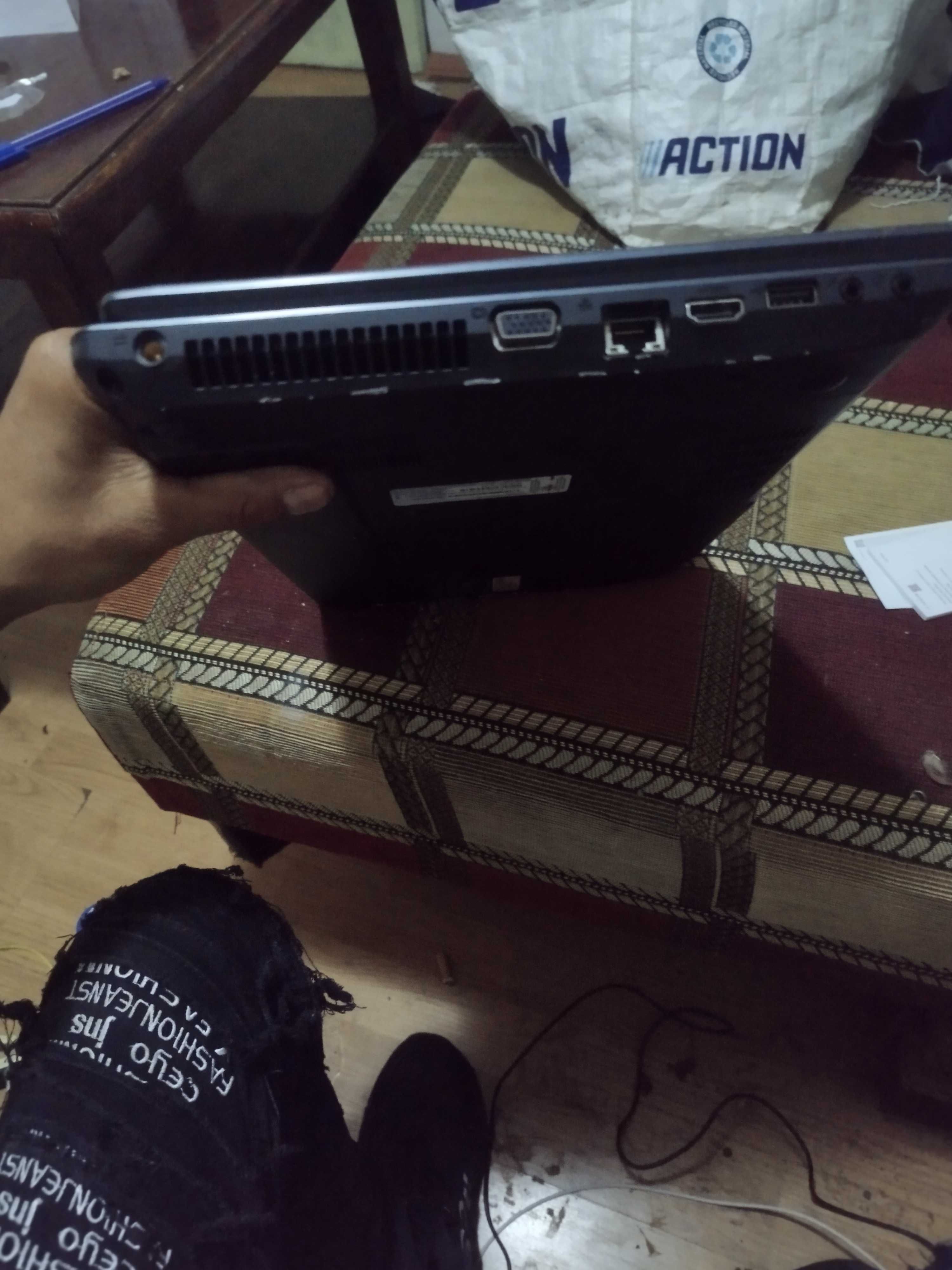 Vand leptop Acer sau dau la schimb cu o bicicletă