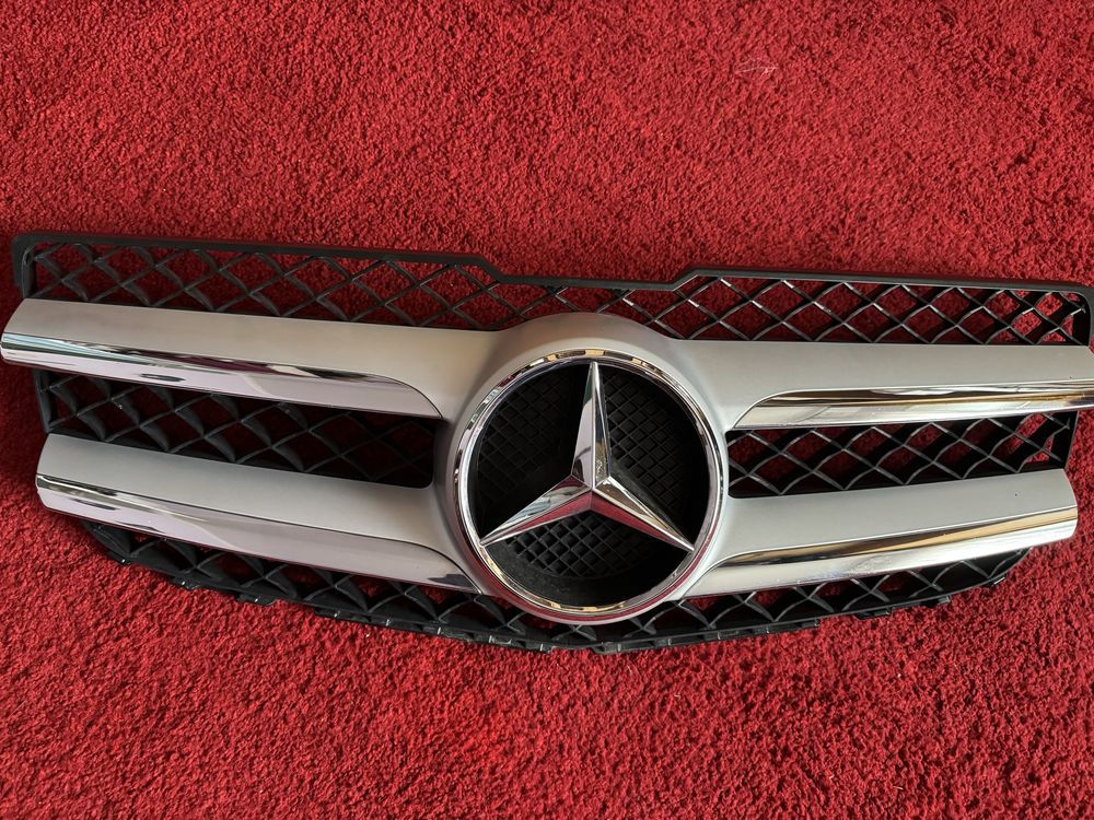 Решетка GLK 2013-2015 ОРИГИНАЛНА 850лв.