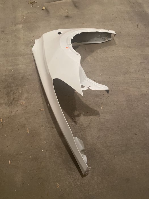 Калник за Tesla Y