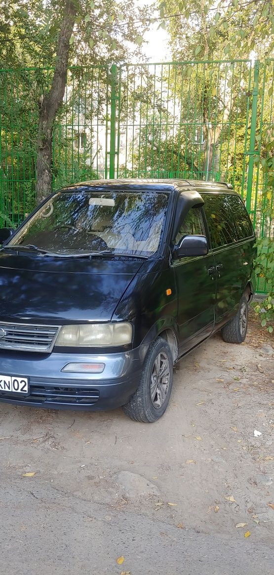 Продам Nissan Largo