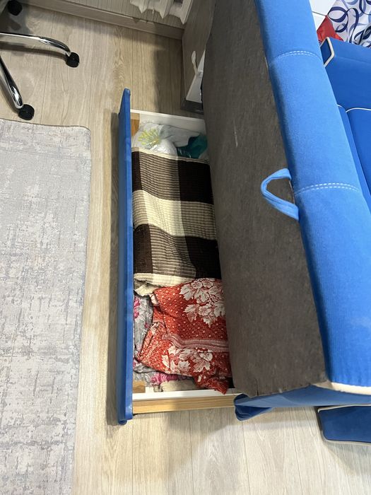 Продам диван в хорошем состоянии