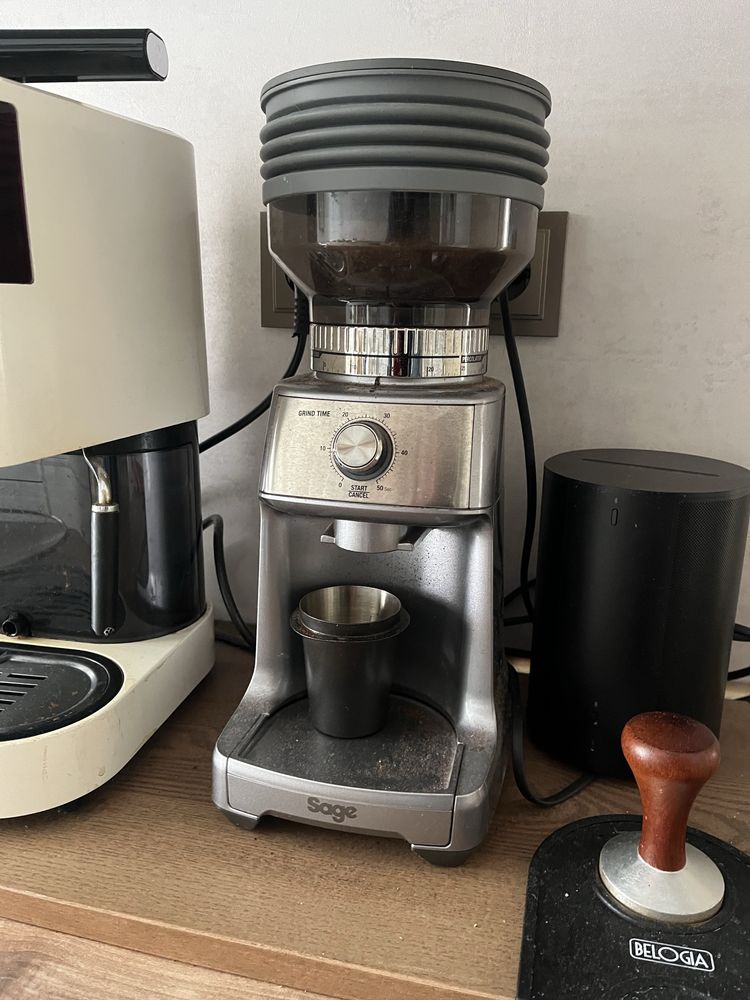 Кафемелачка Sage Dose Control Pro