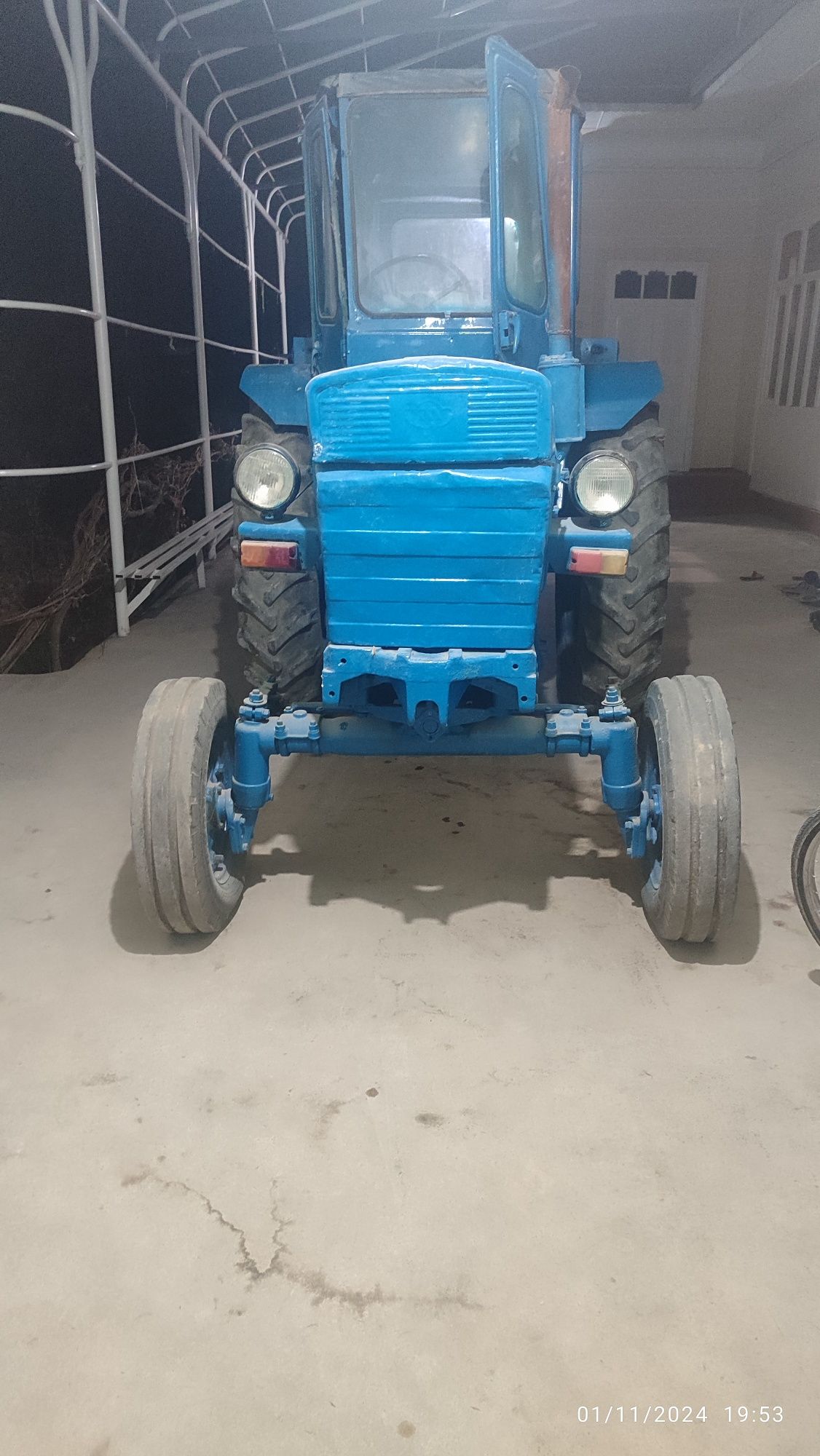 28 traktor sotiladi oladiganlar tel qilina