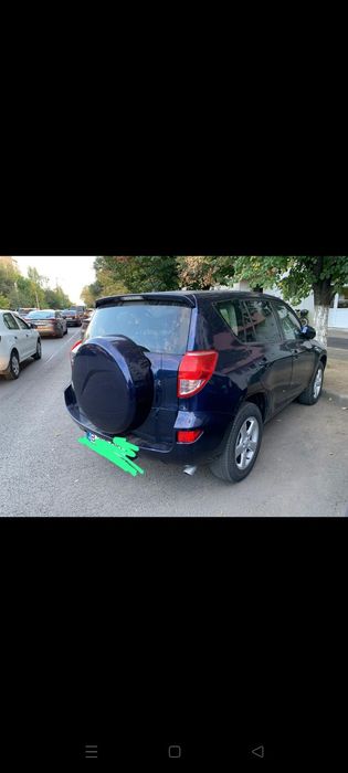 Toyota RAV4 albastru