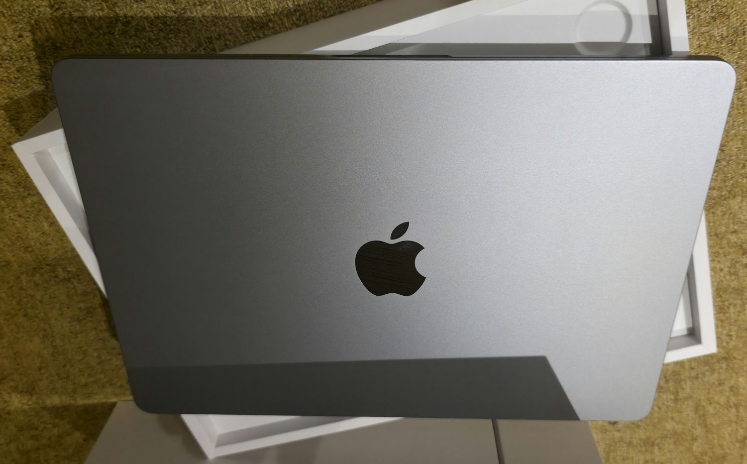 Apple Macbook air 13,6 2022 m2 Ram 16GB 256GB Grey