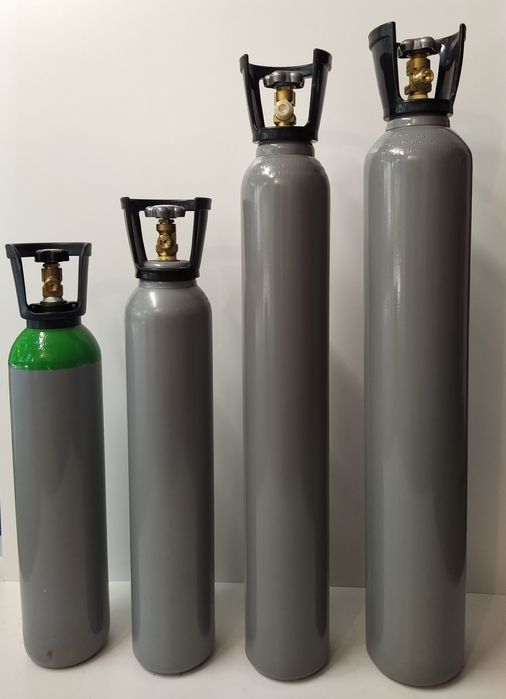 Зареждаме бутилки с хелий за балони