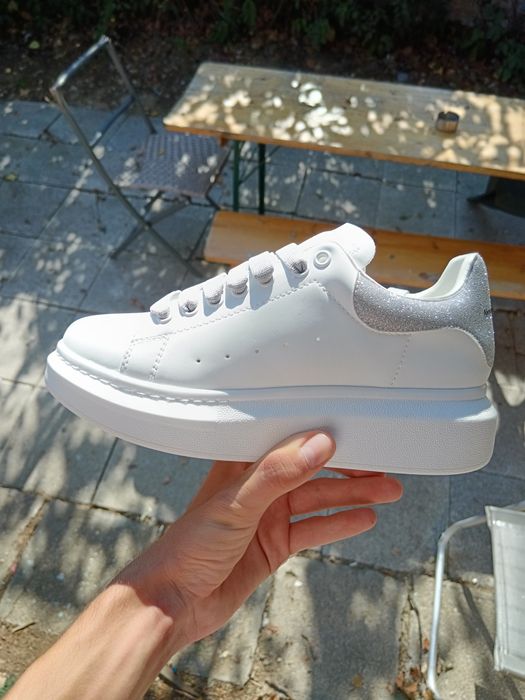 Alexander Mcqueen ( pentru femei/ fete)