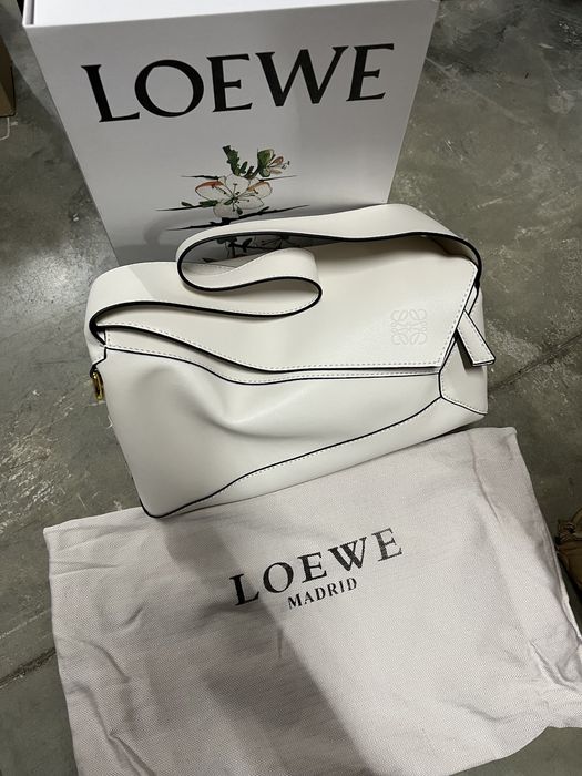 Дамска чанта Loewe white Made in Spain