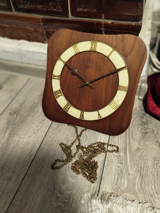 Vand ceas de perete fara pendula si greutati