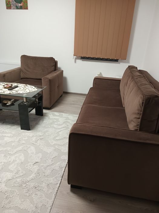 Vând canapea ,fotoliu