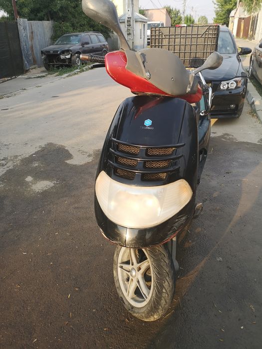 Vând Piaggio hexagon 250cc cu acte