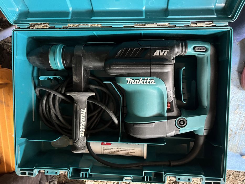 Отбойный молоток MAKITA