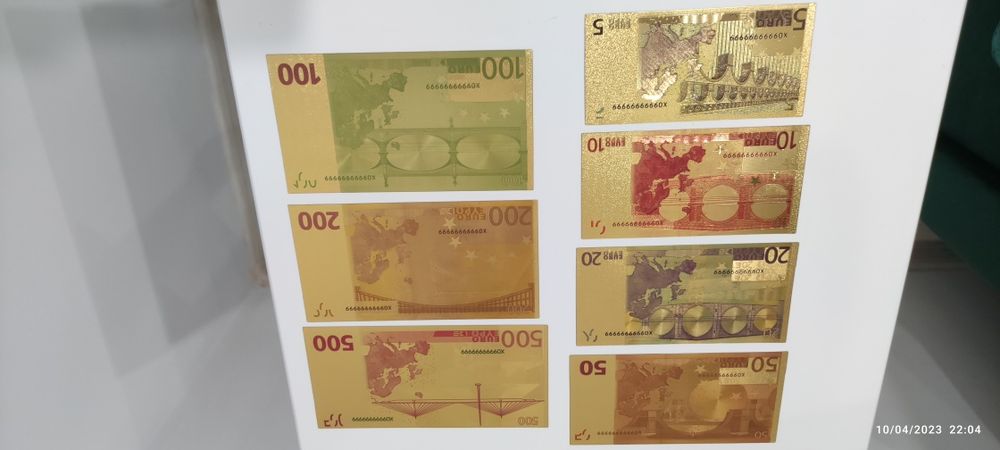 Комплект златни банкноти
